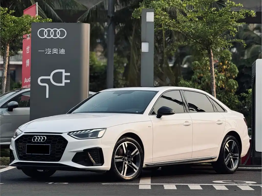 Audi A4L 2023 — фото 1