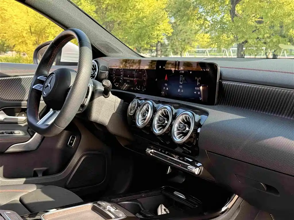 Mercedes-Benz A-Class 2024 — фото 18