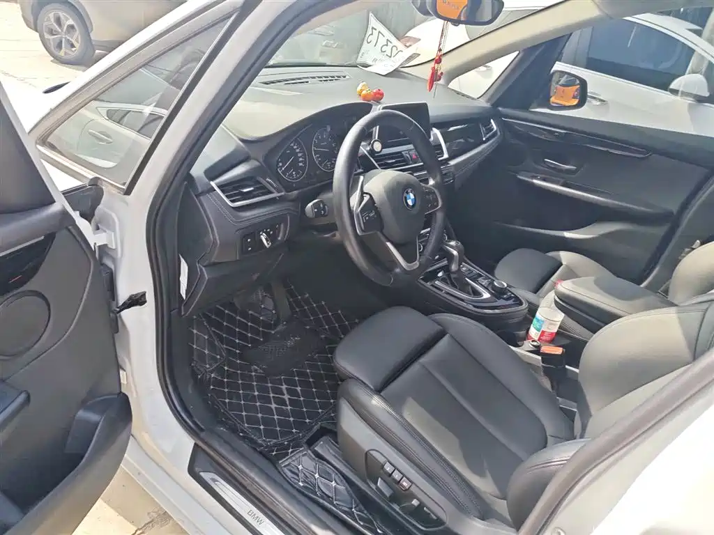 BMW 2 Series Active Tourer 2018 — фото 12