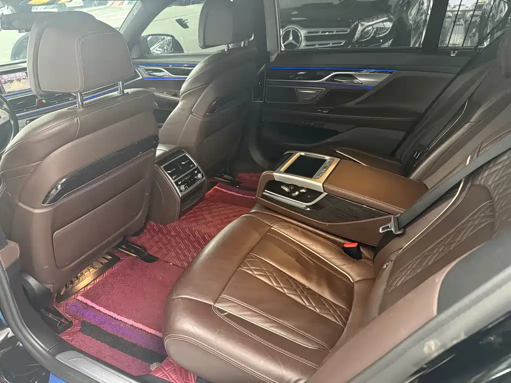 BMW 7 Series 2021 — фото 10