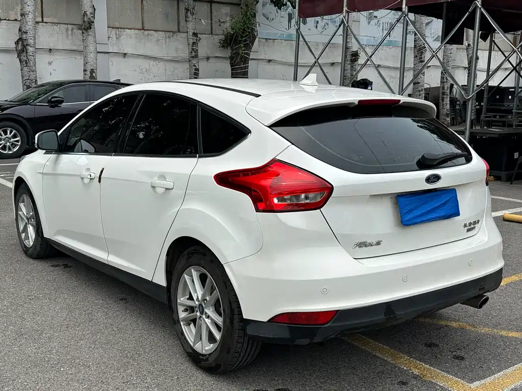 Ford Focus 2018 — фото 5
