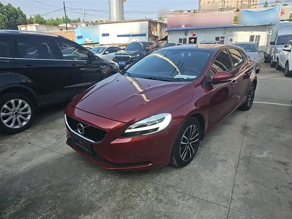 Volvo V40 2018