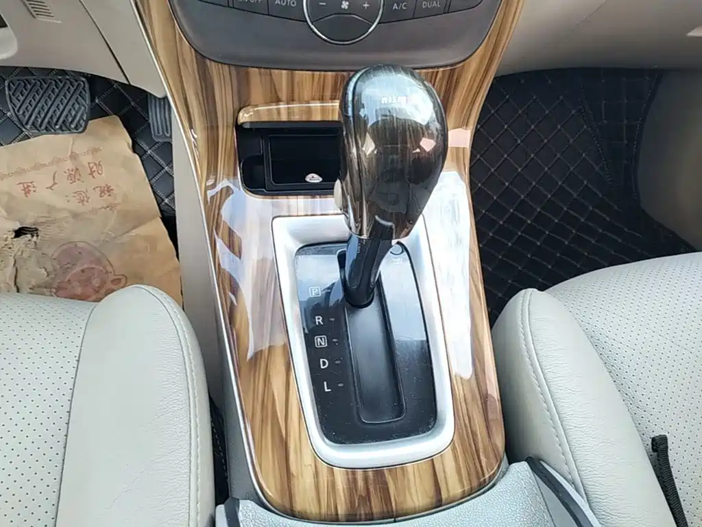 Nissan Sylphy 2014 — фото 14