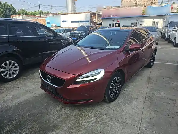 Volvo V40 2018