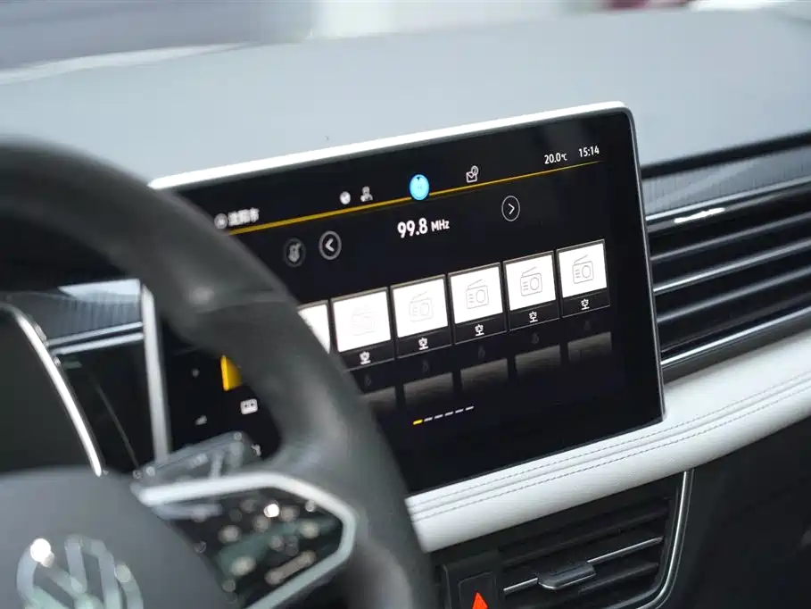 Volkswagen Tiguan L 2023 — фото 13