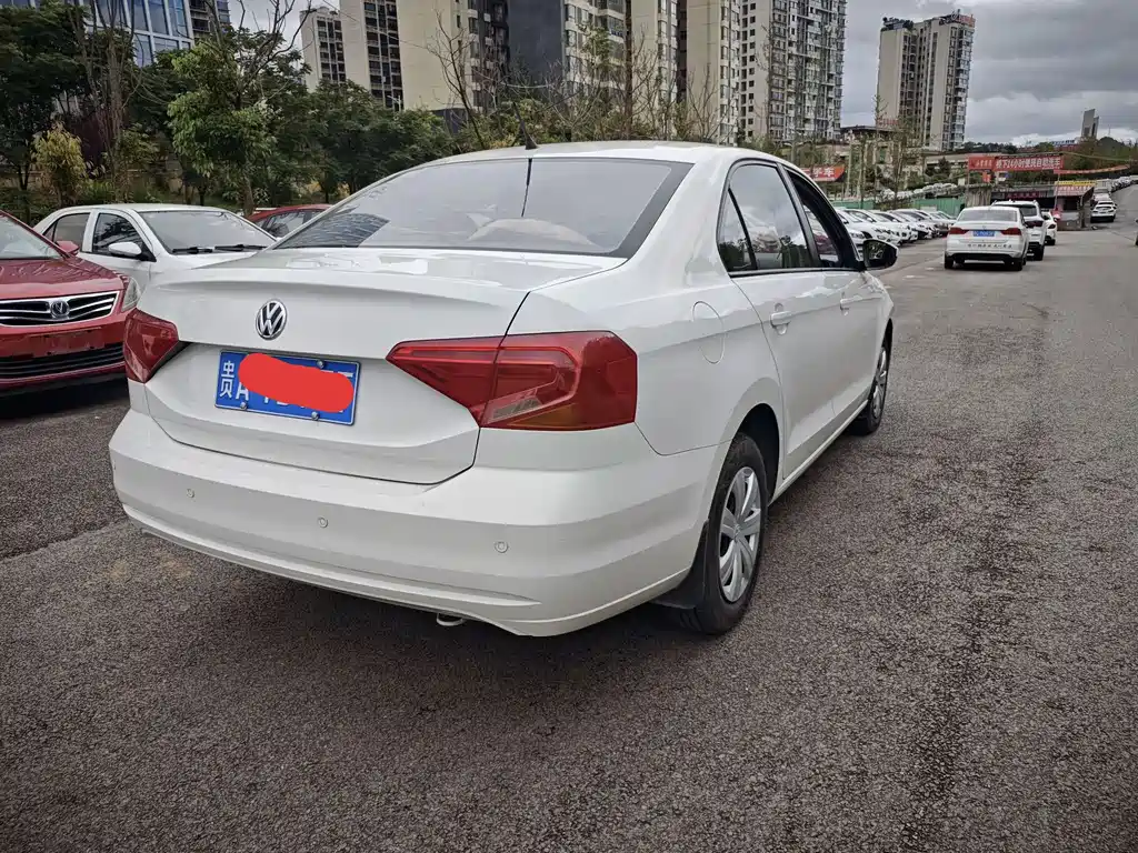 Volkswagen Jetta 2018 — фото 10