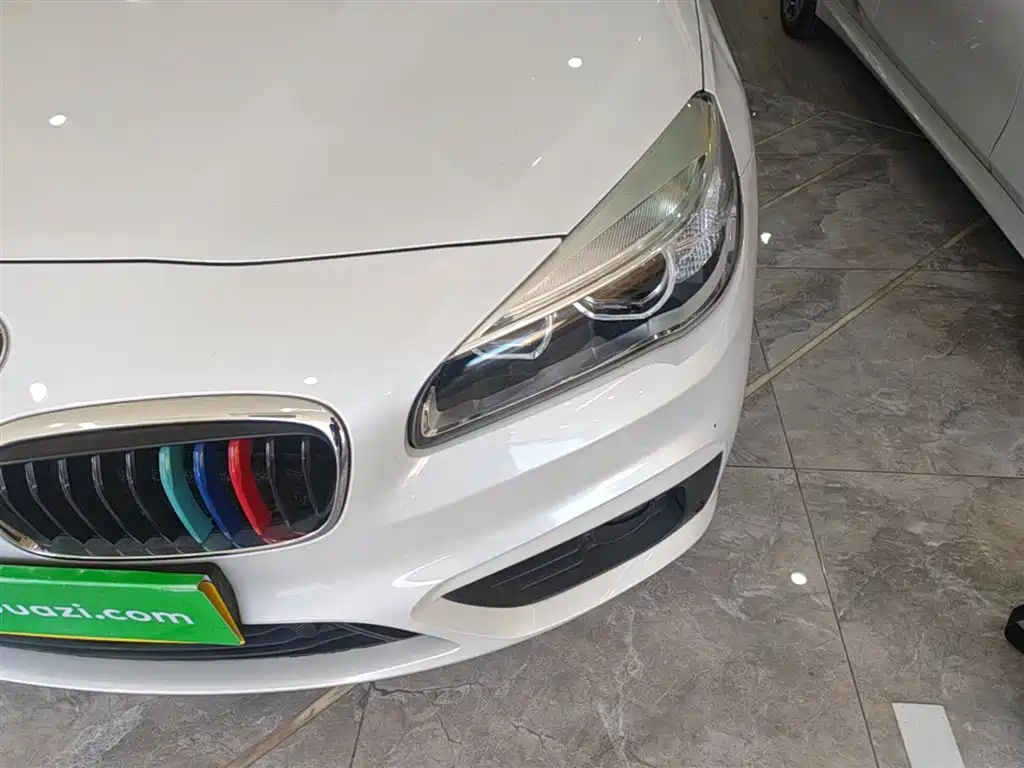 BMW 2 Series Active Tourer 2017 — фото 24