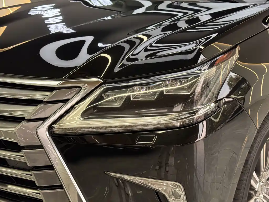 Lexus LX 2018
