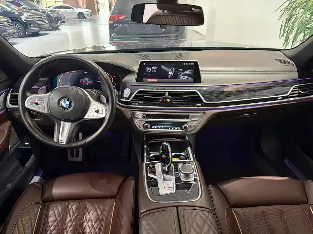 BMW 7 Series 2021 — фото 6
