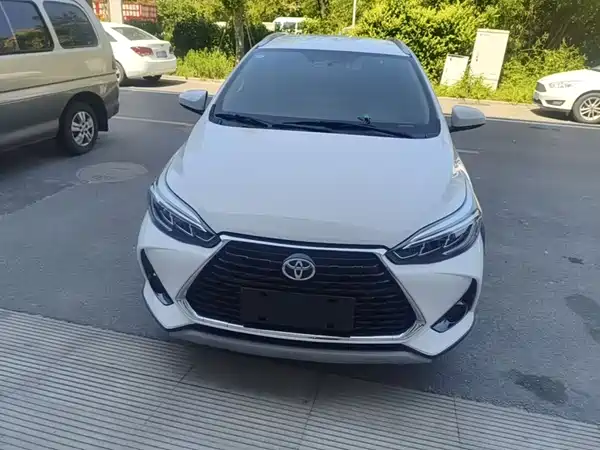 Toyota Yaris L 2021