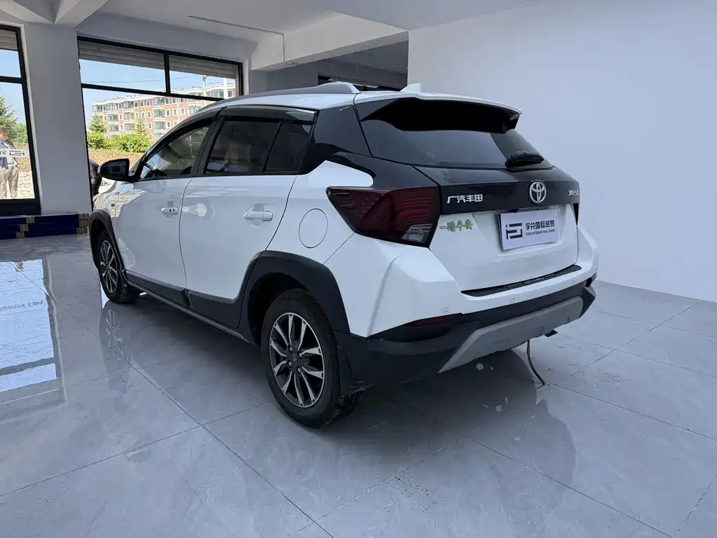 Toyota Yaris L 2022