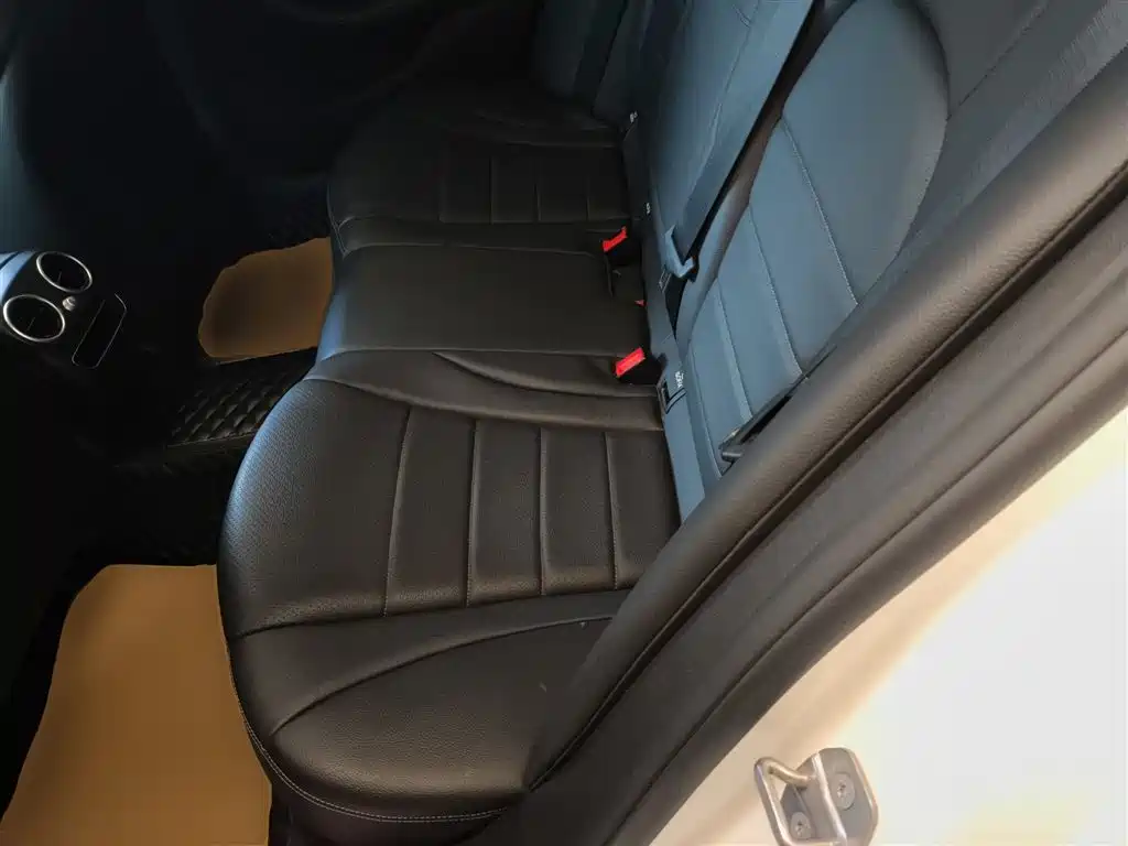Mercedes-Benz C-Class 2019 — фото 17