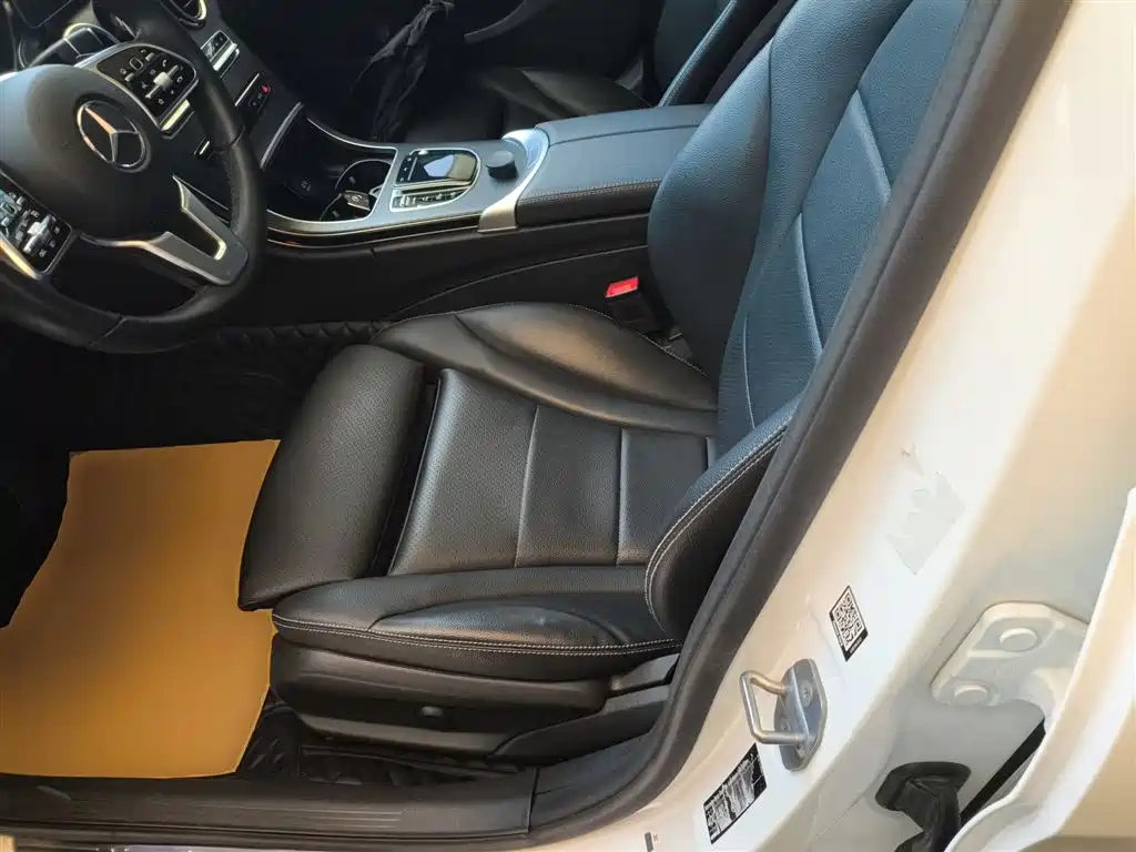 Mercedes-Benz C-Class 2019 — фото 15