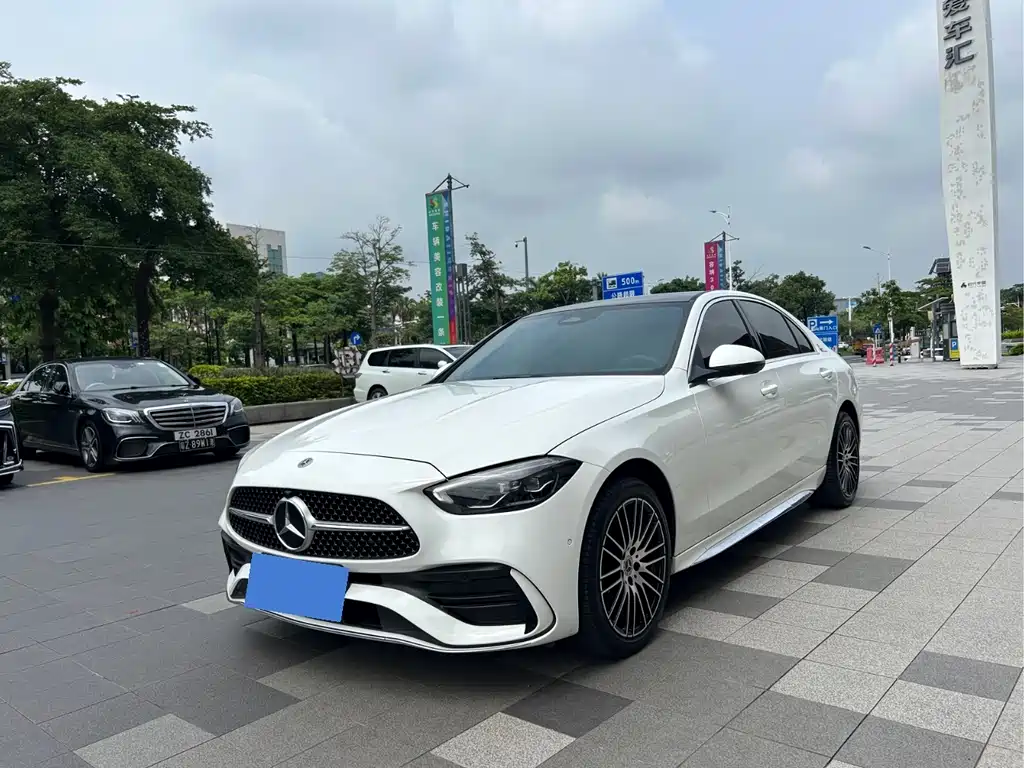 Mercedes-Benz C-Class 2024