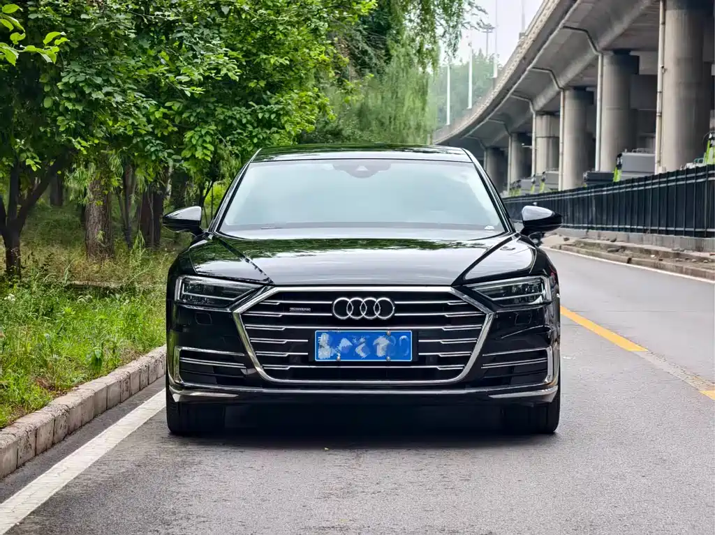 Audi A8 2018 — фото 3