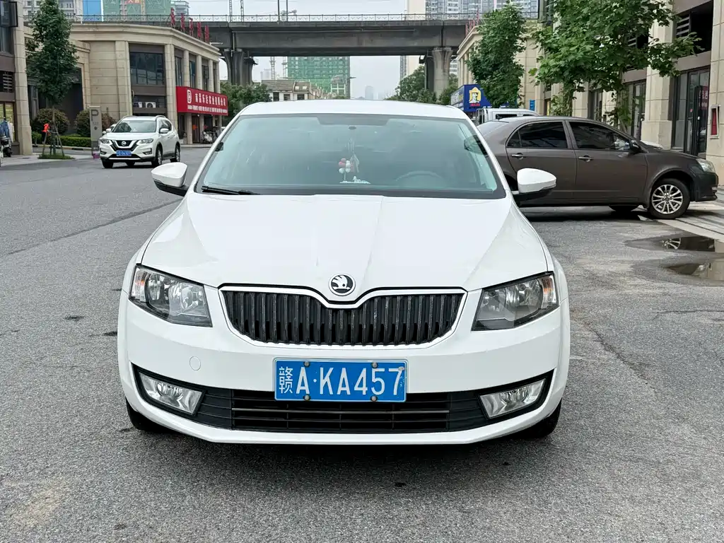 Skoda Octavia 2015 — фото 2