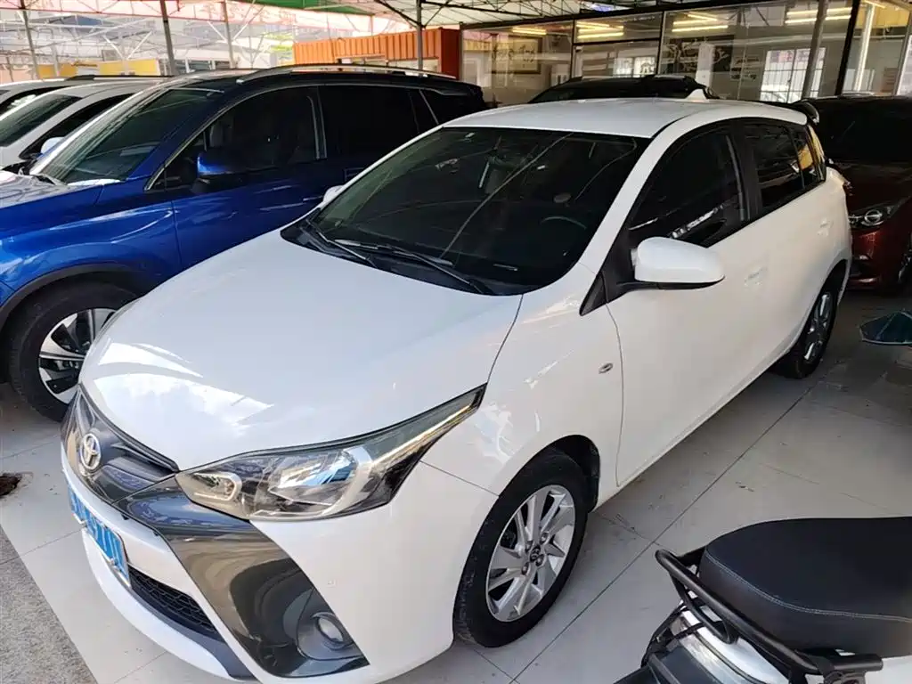 Toyota Yaris L 2019 — фото 1
