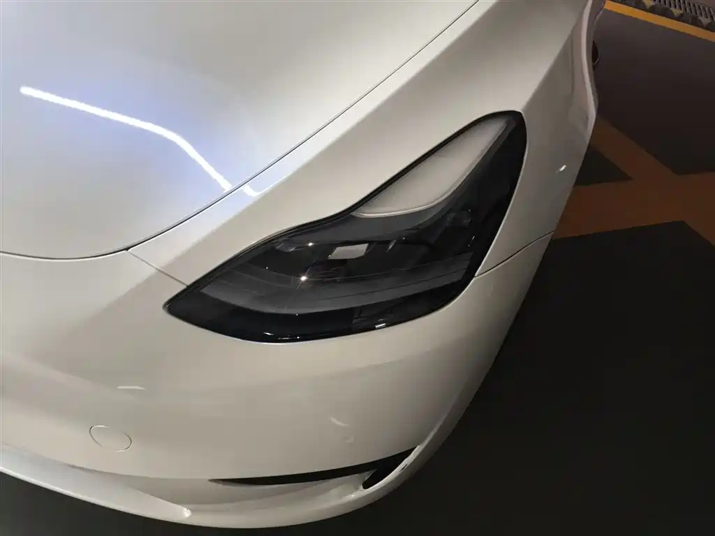 Tesla Model Y 2022 — фото 18