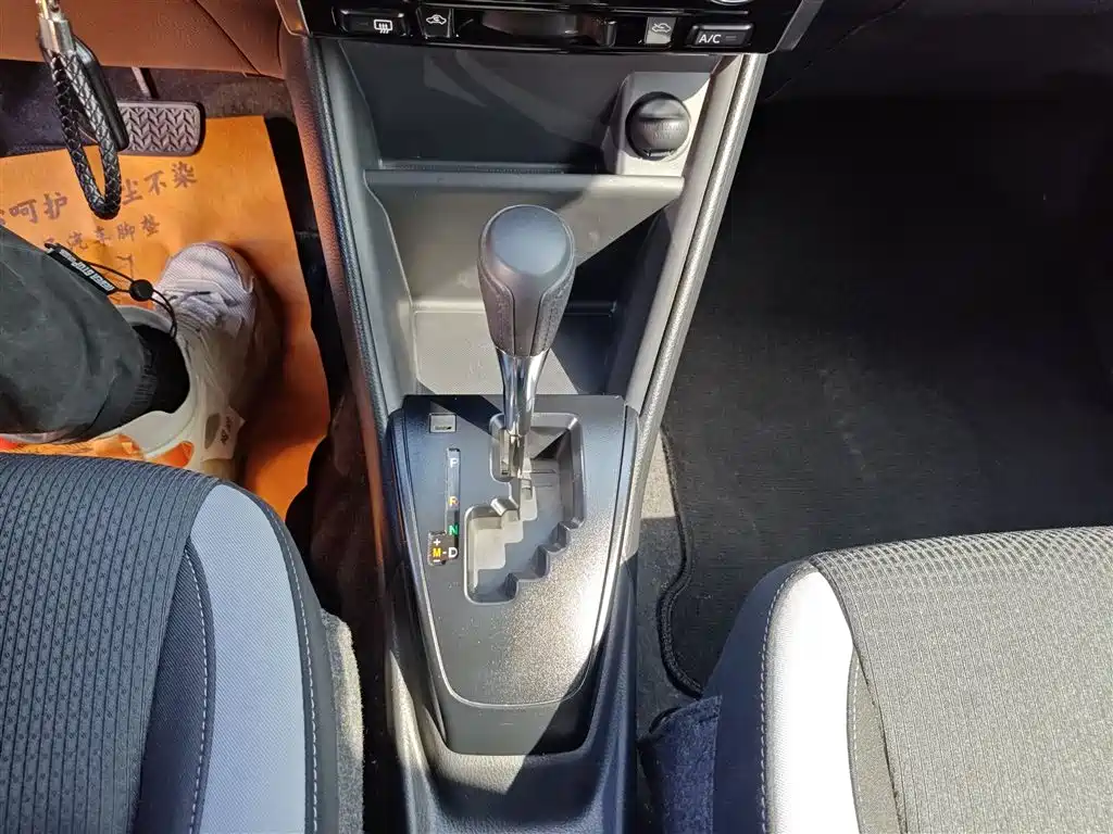 Toyota Yaris L 2020 — фото 14