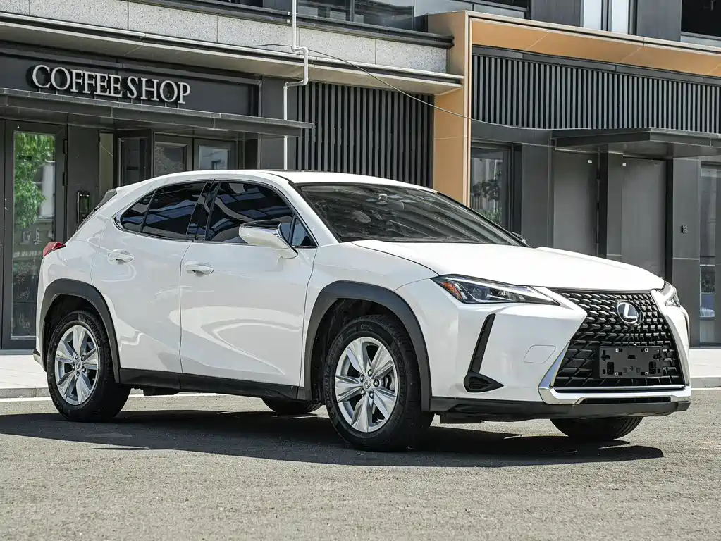 Lexus UX 2021