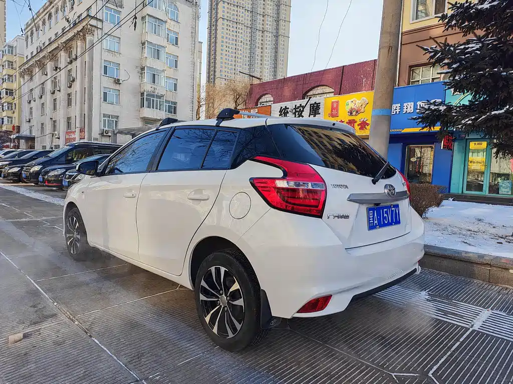 Toyota Yaris L 2018 — фото 6