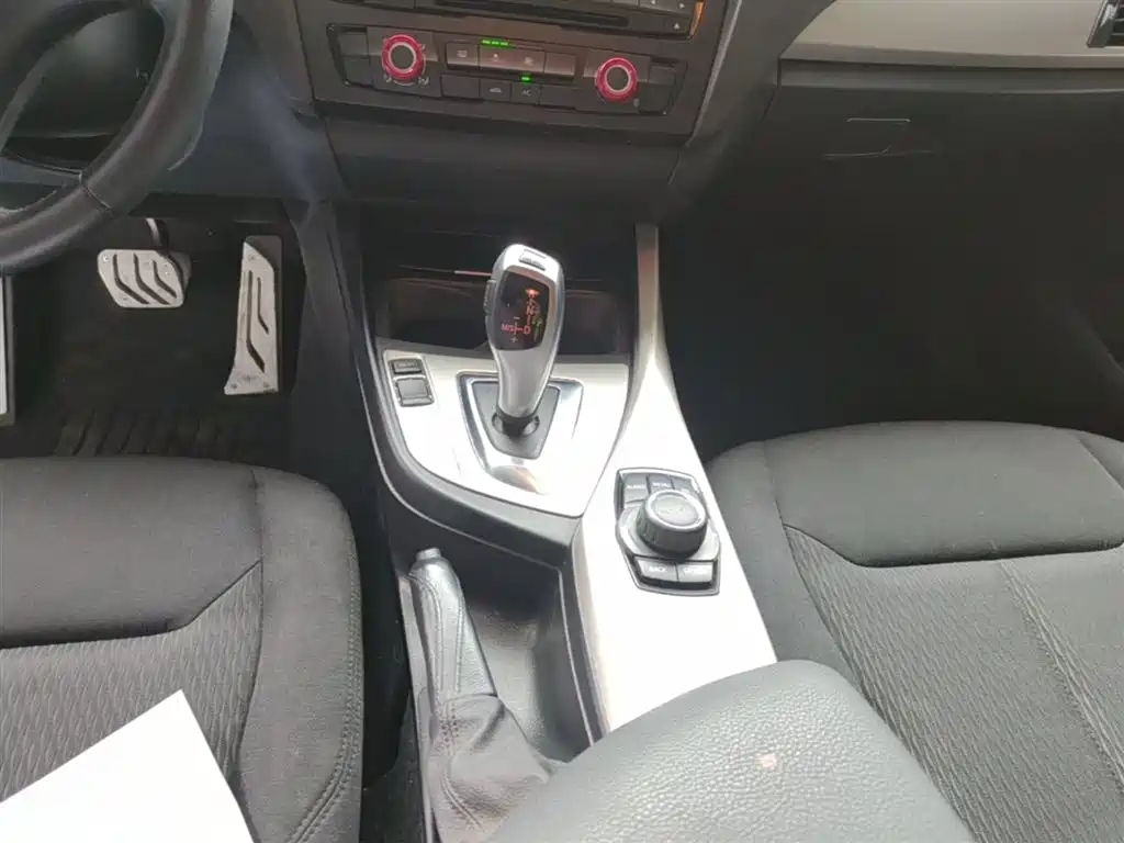 BMW 1 Series 2015 — фото 14