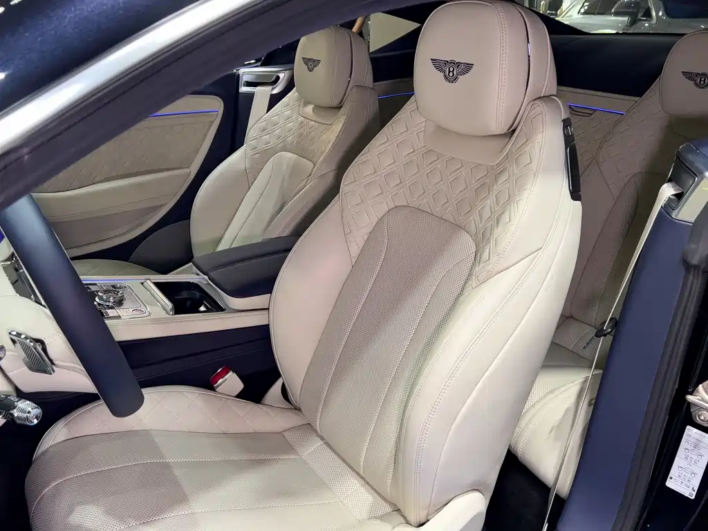 Bentley Continental 2021 — фото 13