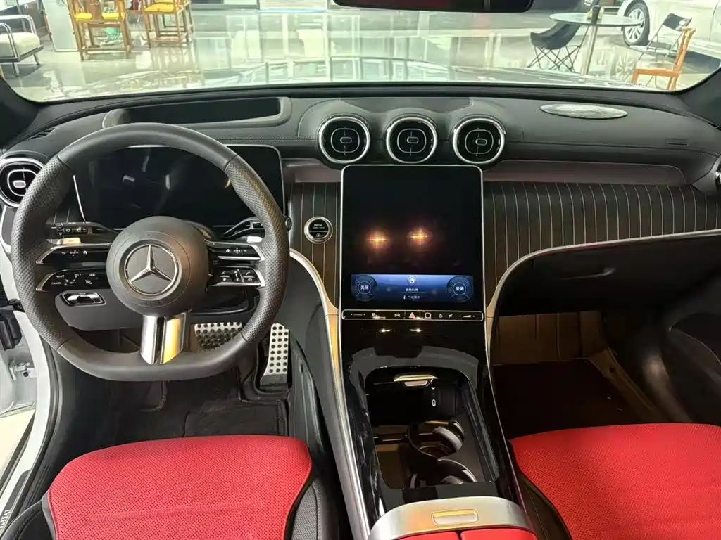 Mercedes-Benz GLC 2023