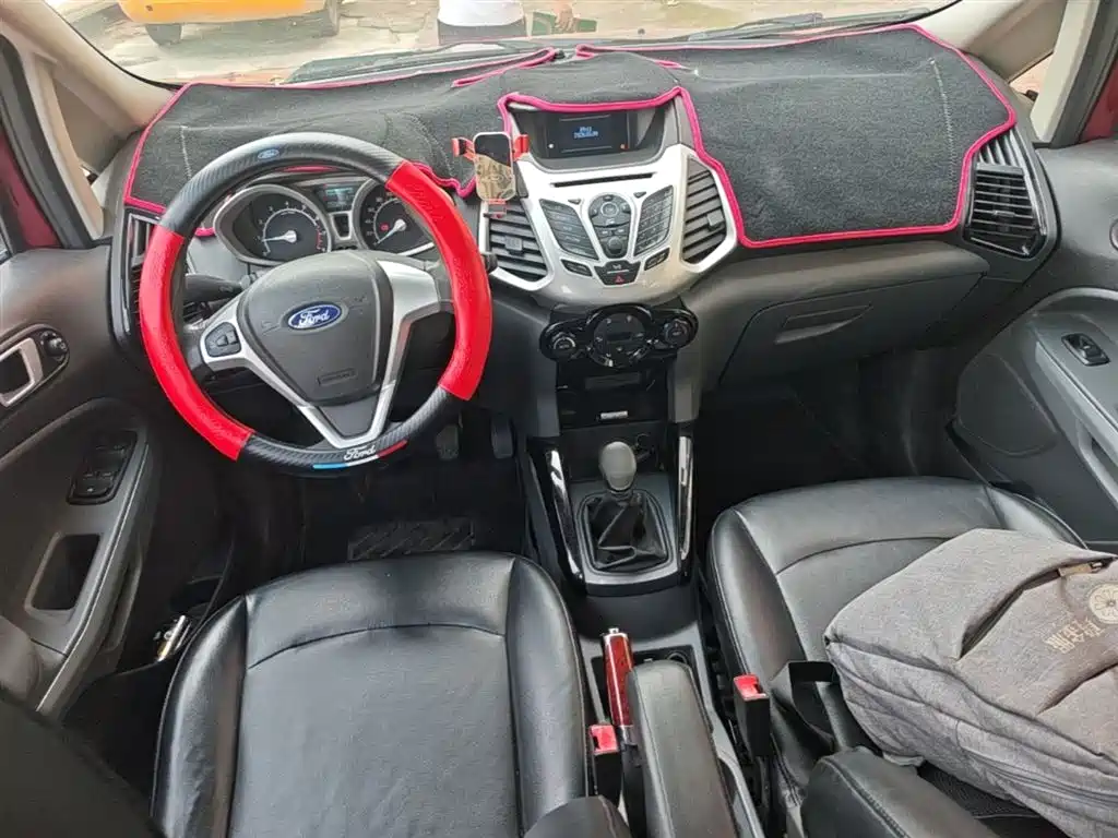 Ford Ecosport 2016 — фото 10
