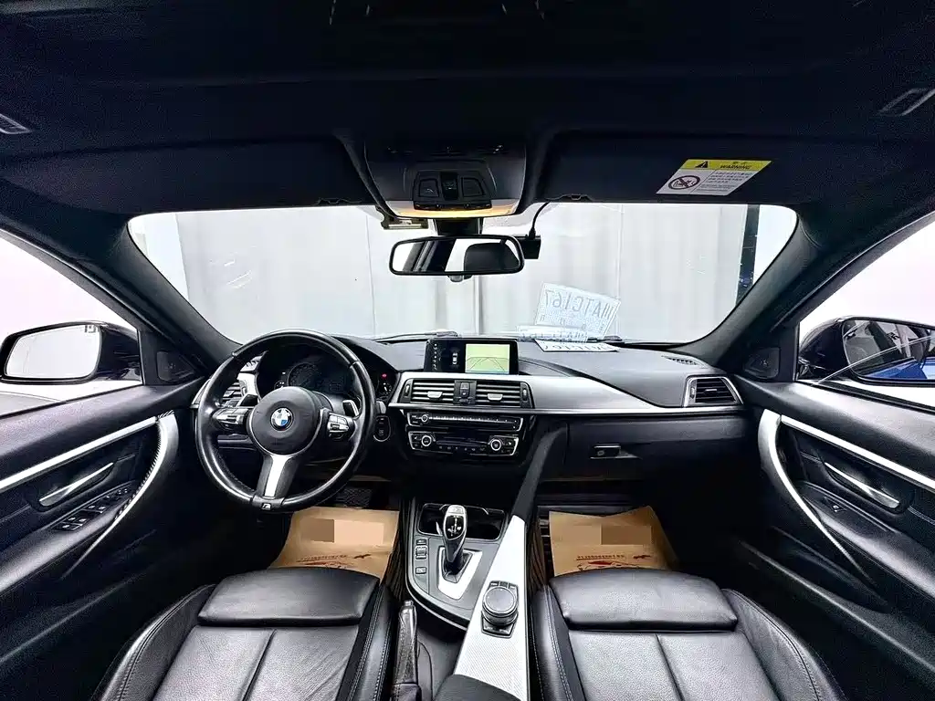 BMW 3 Series 2018 — фото 6
