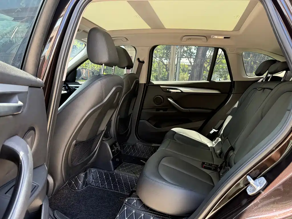 BMW X1 2017 — фото 11