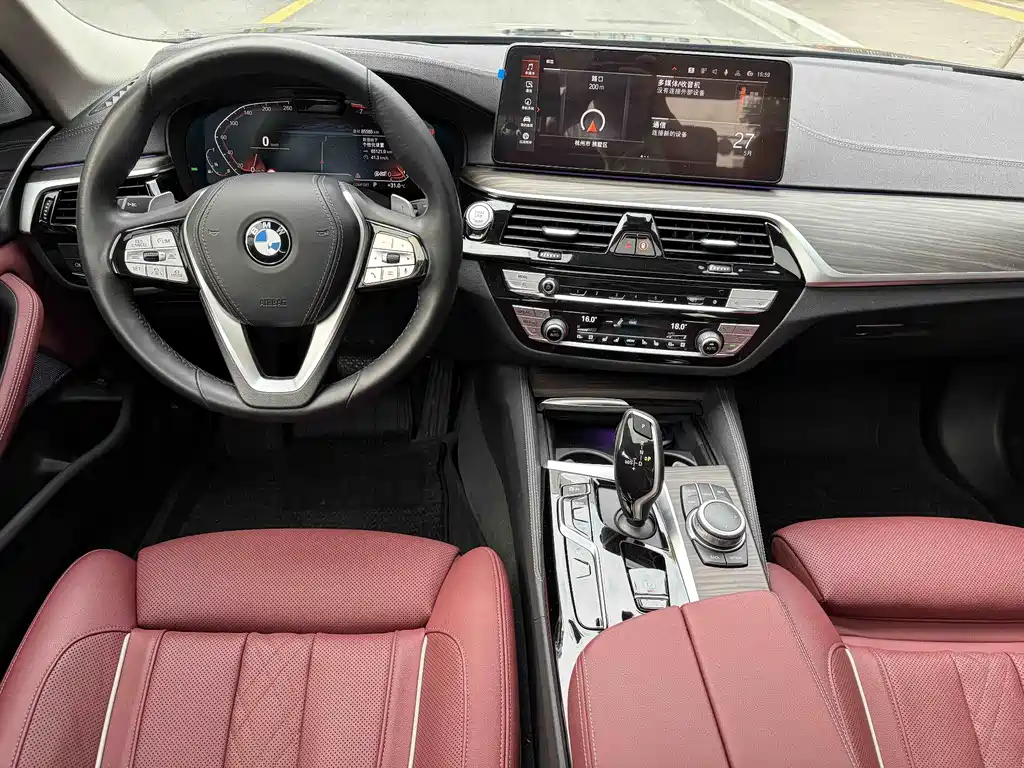 BMW 5 Series 2022 — фото 11