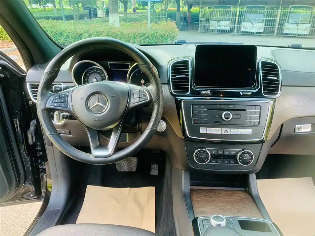 Mercedes-Benz GLE 2018 — фото 16