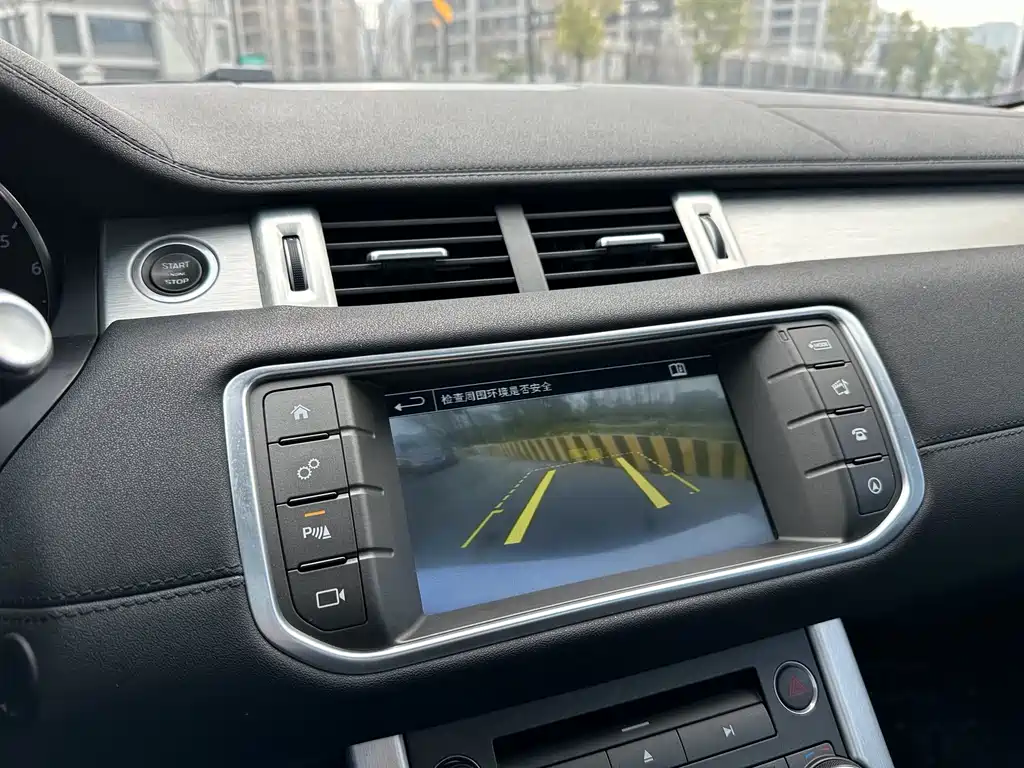 Land Rover Evoque 2017 — фото 15