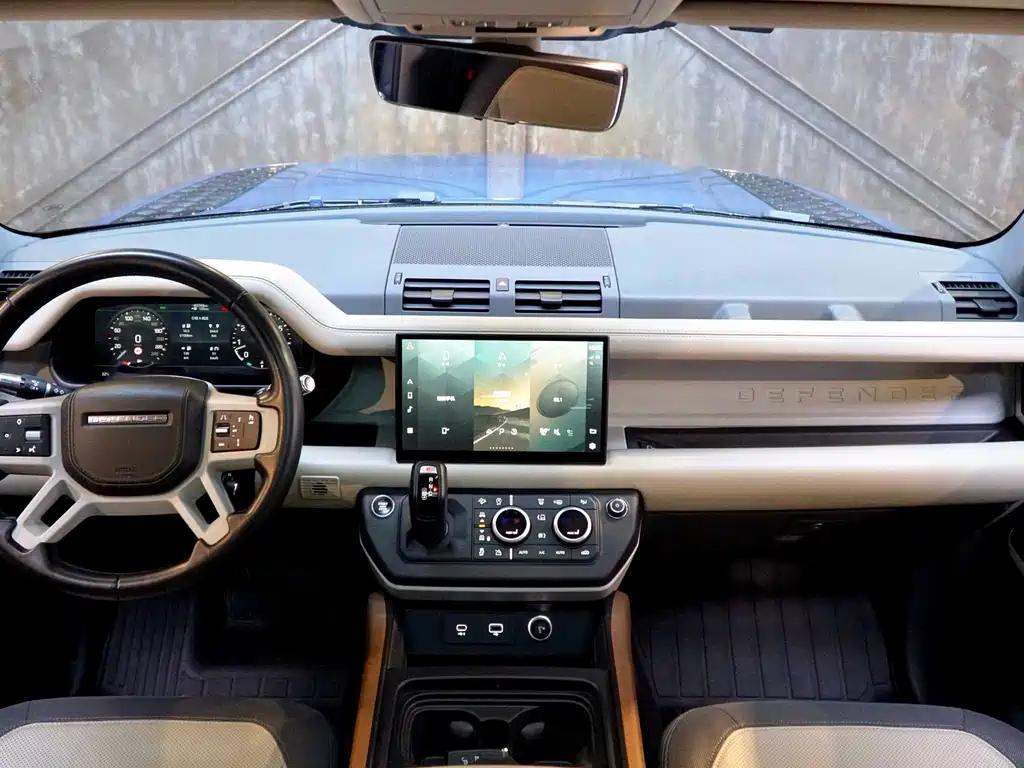 Land Rover Defender 2021 — фото 12