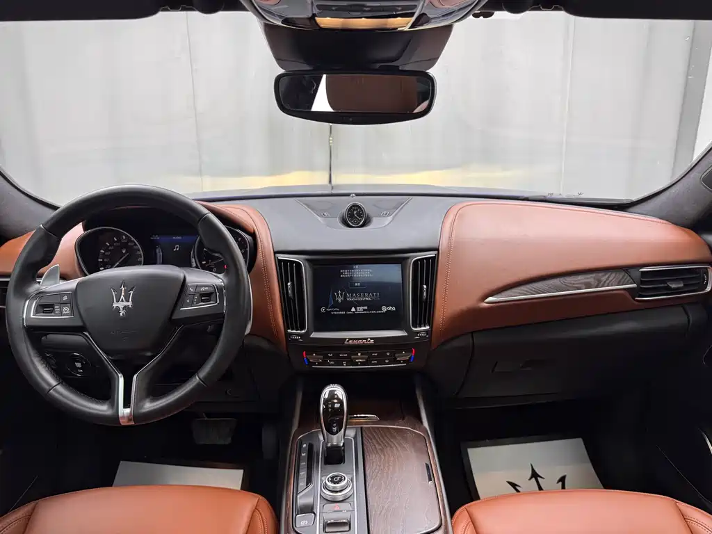 Maserati Levante 2017 — фото 17