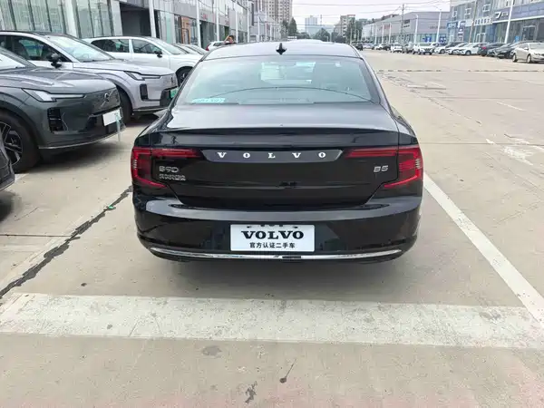 Volvo S90 2024