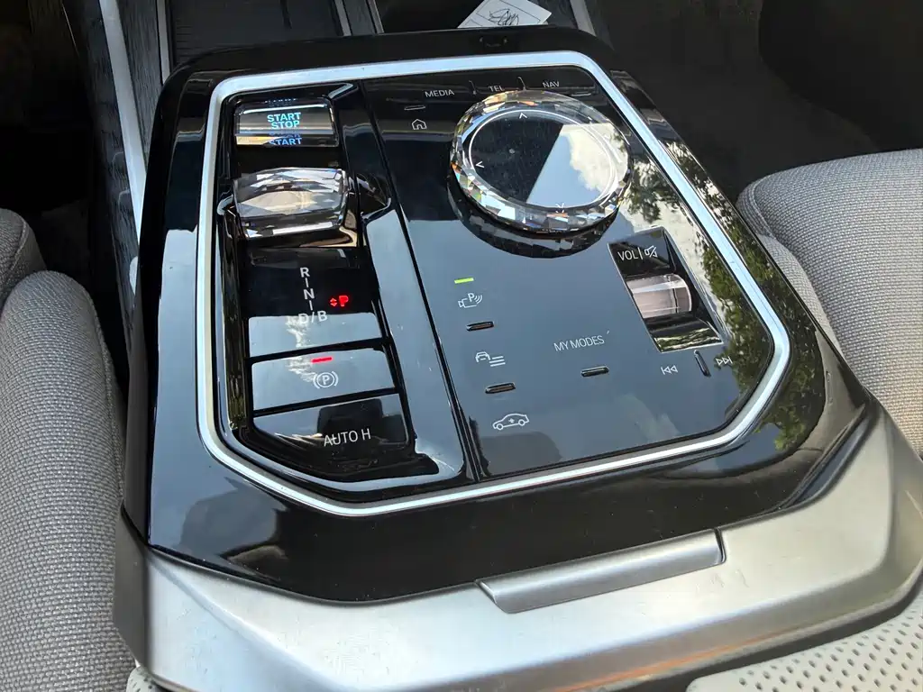 BMW i7 2026 — фото 10