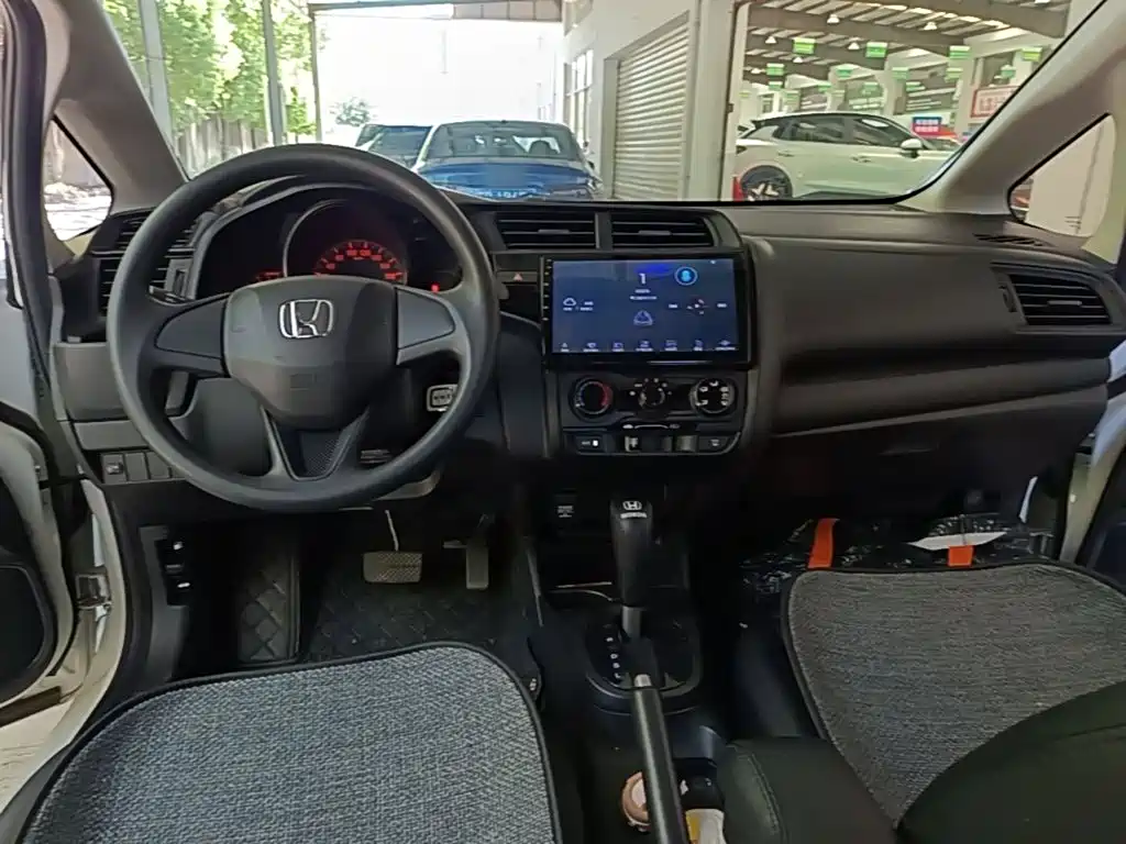 Honda Fit 2018 — фото 10