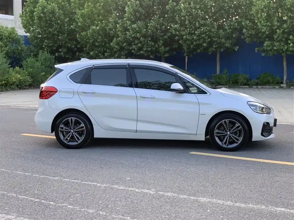 BMW 2 Series Active Tourer 2019 — фото 7