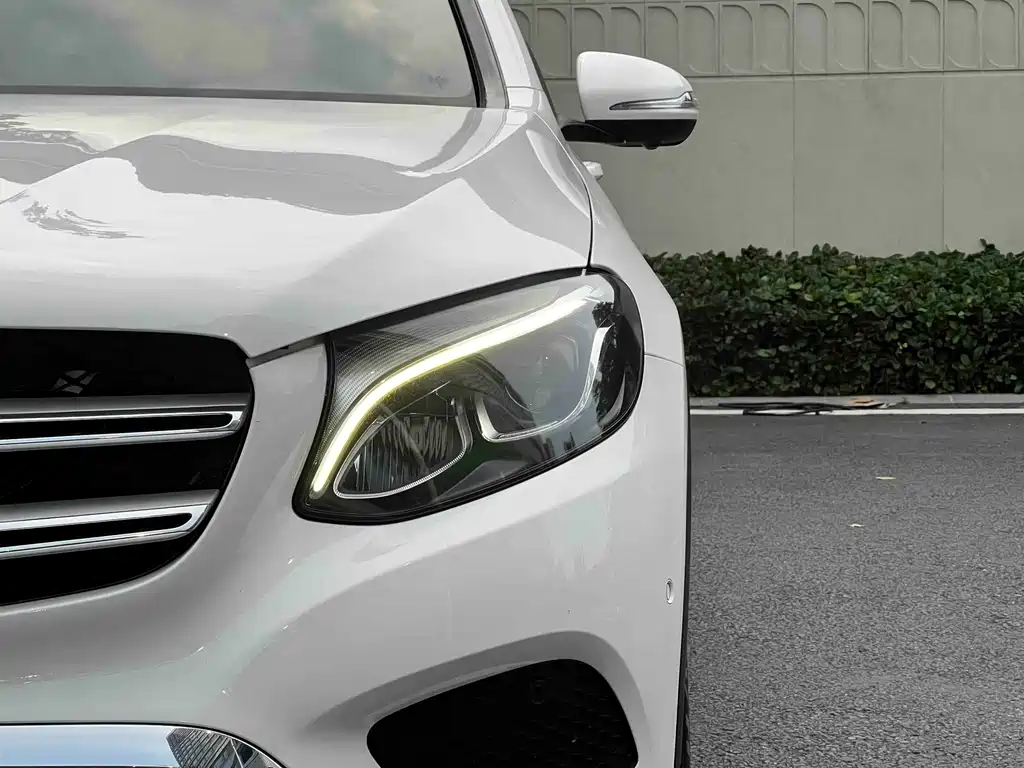 Mercedes-Benz GLC 2017 — фото 34