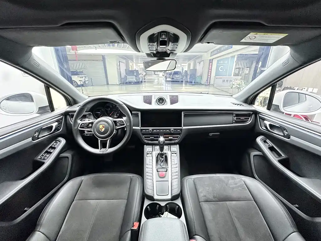 Porsche Macan 2021 — фото 11