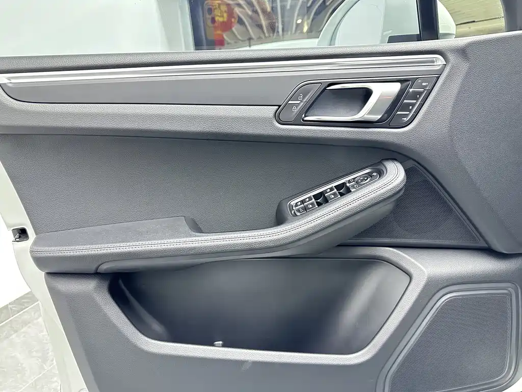 Porsche Macan 2021 — фото 18