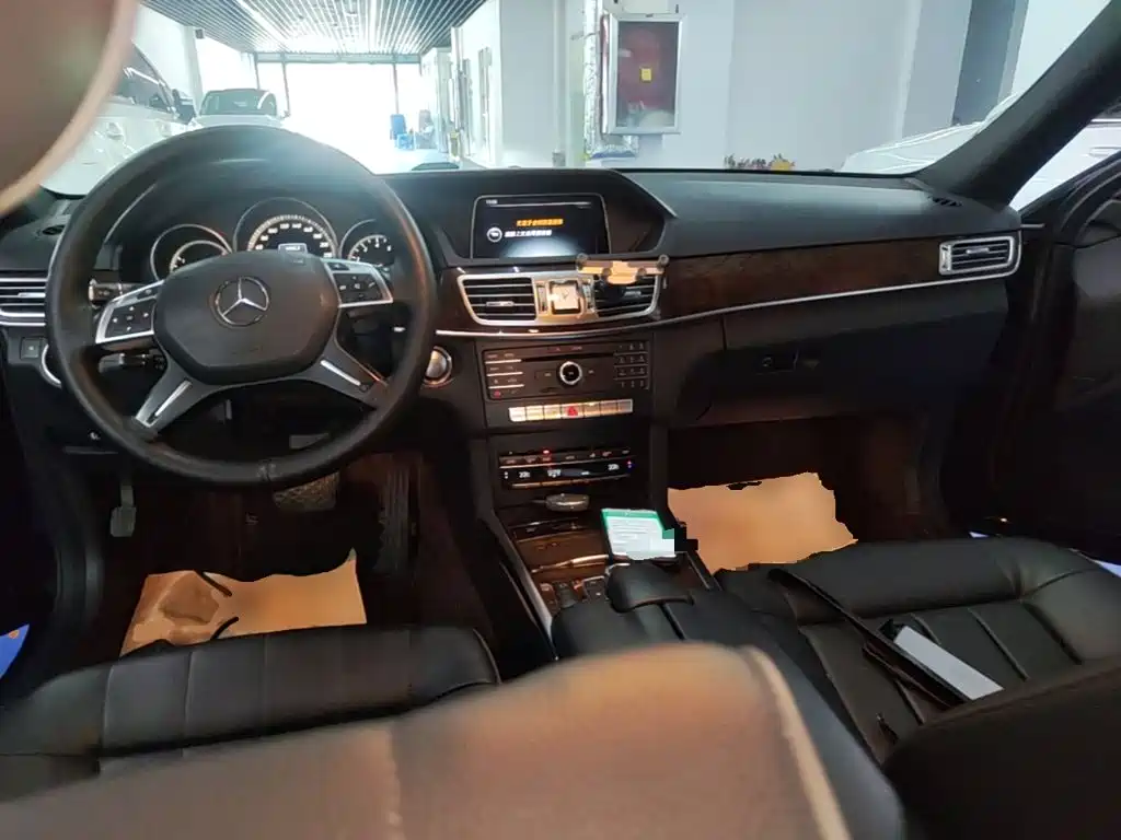 Mercedes-Benz E-Class 2016 — фото 10