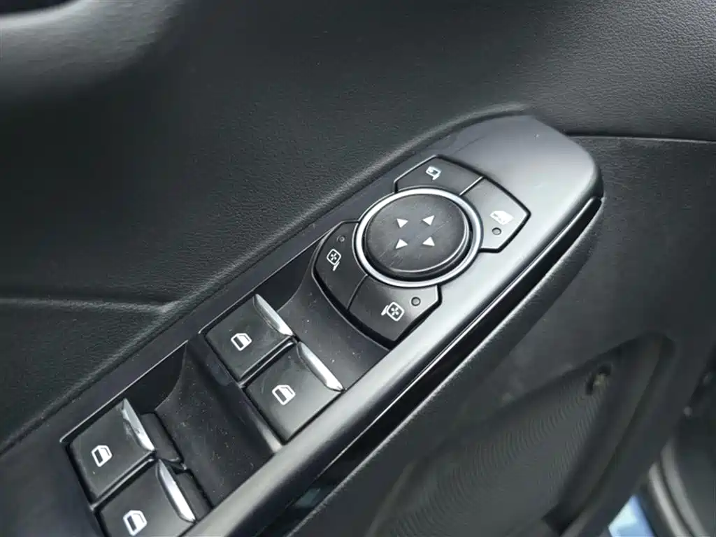 Ford Escape 2020 — фото 14