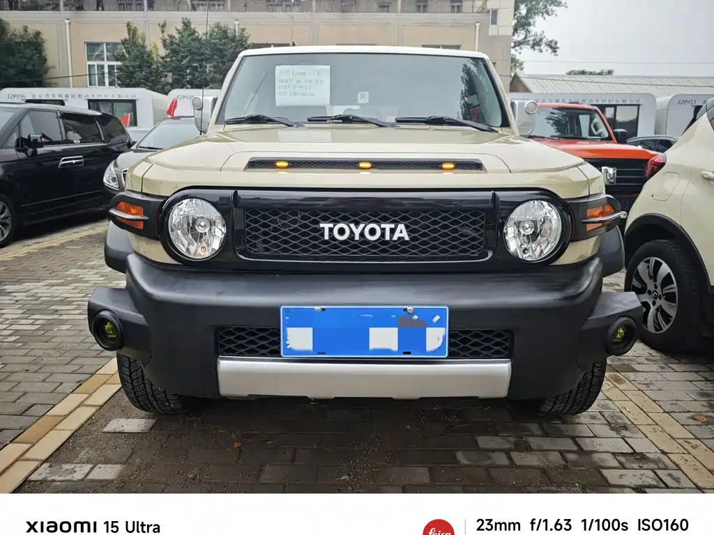 Toyota FJ Cruiser 2018 — фото 2