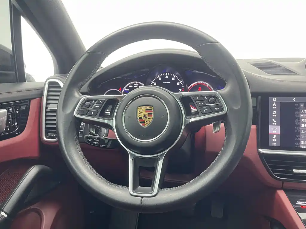 Porsche Cayenne 2019 — фото 8