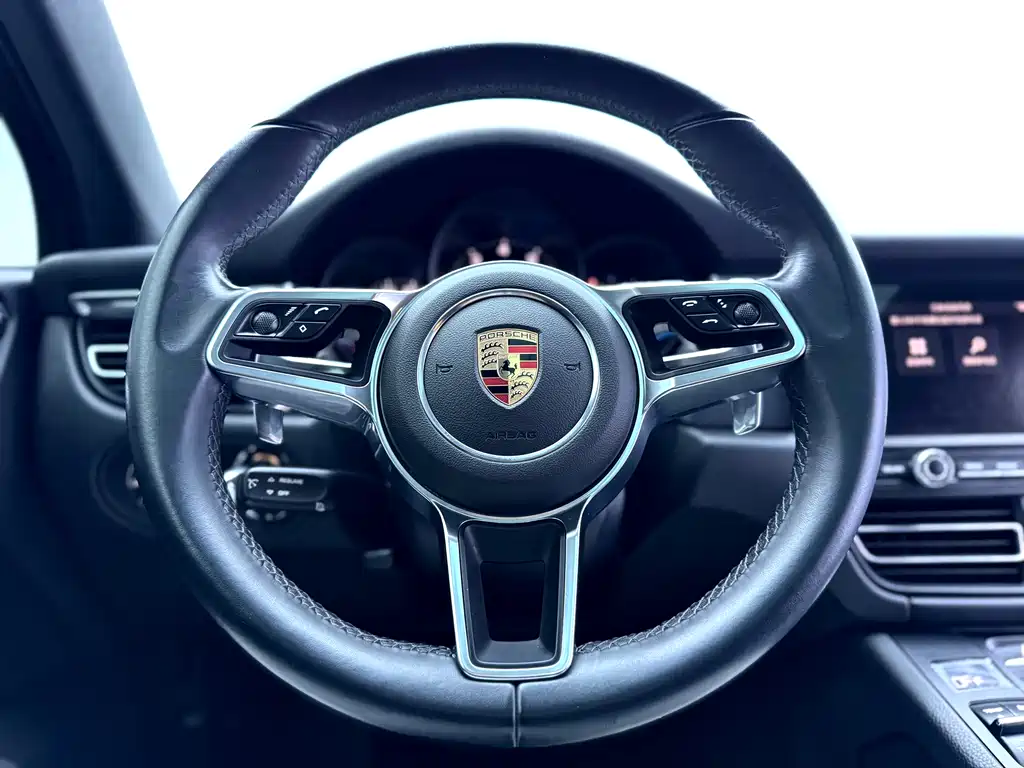 Porsche Macan 2020 — фото 20