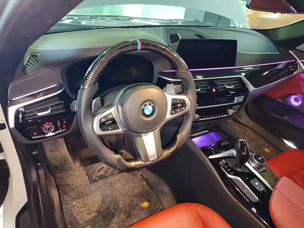 BMW 5 Series 2020 — фото 10