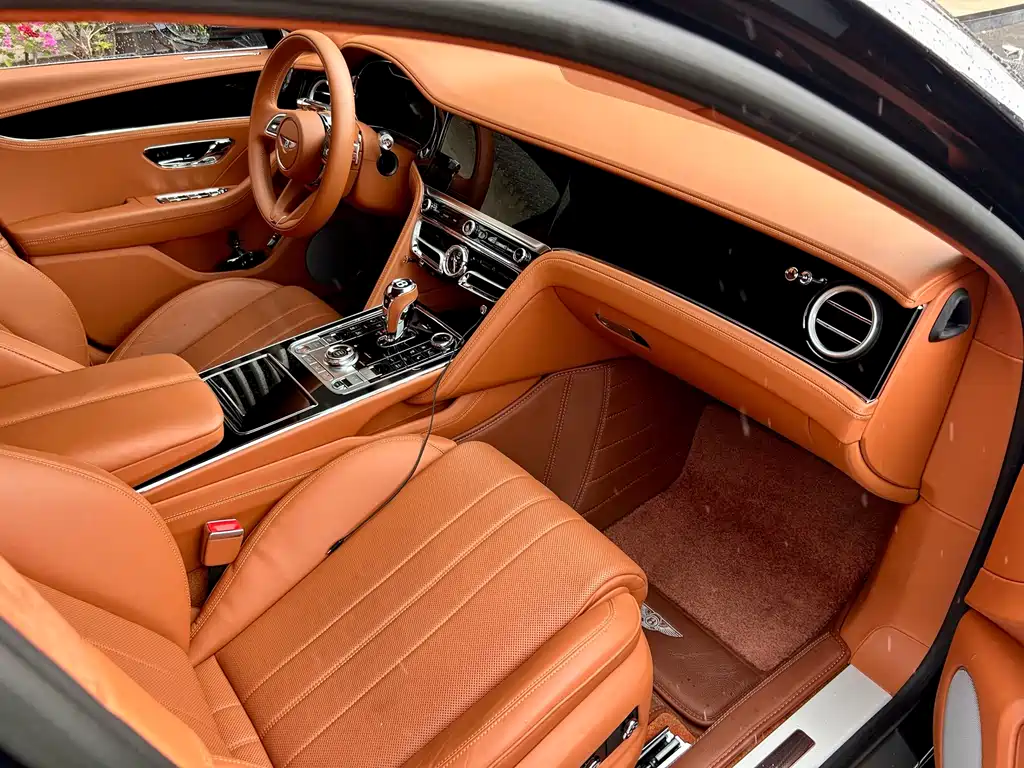 Bentley Flying Spur 2021 — фото 15